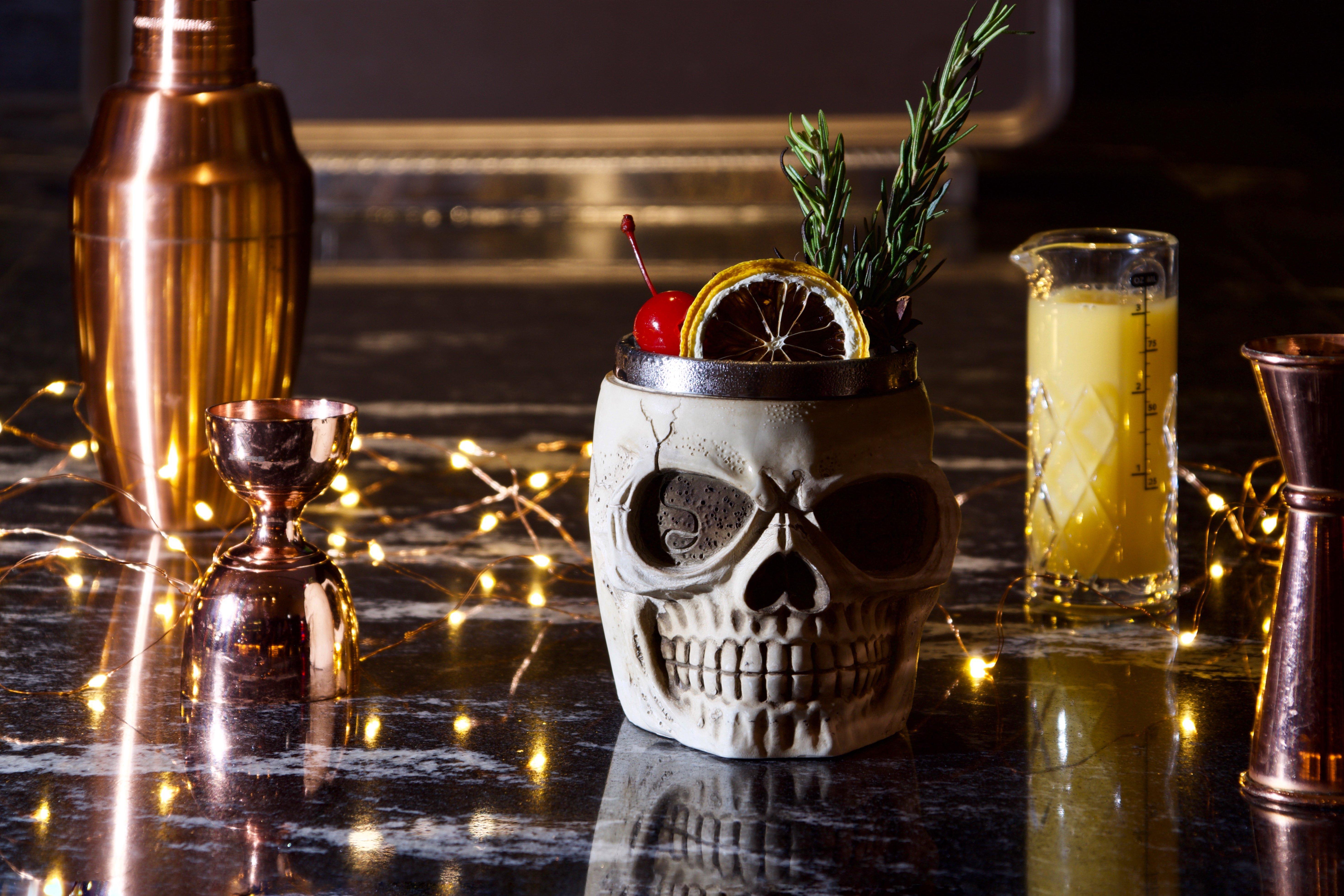Hotel Indigo Phuket Patong By Ihg מראה חיצוני תמונה A skull mug