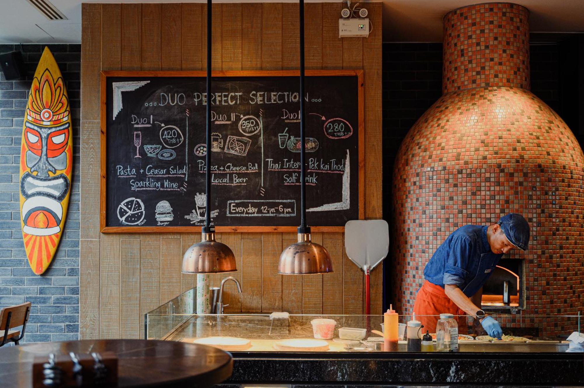 Hotel Indigo Phuket Patong By Ihg מראה חיצוני תמונה Pizza Express, The Oberoi, Mumbai