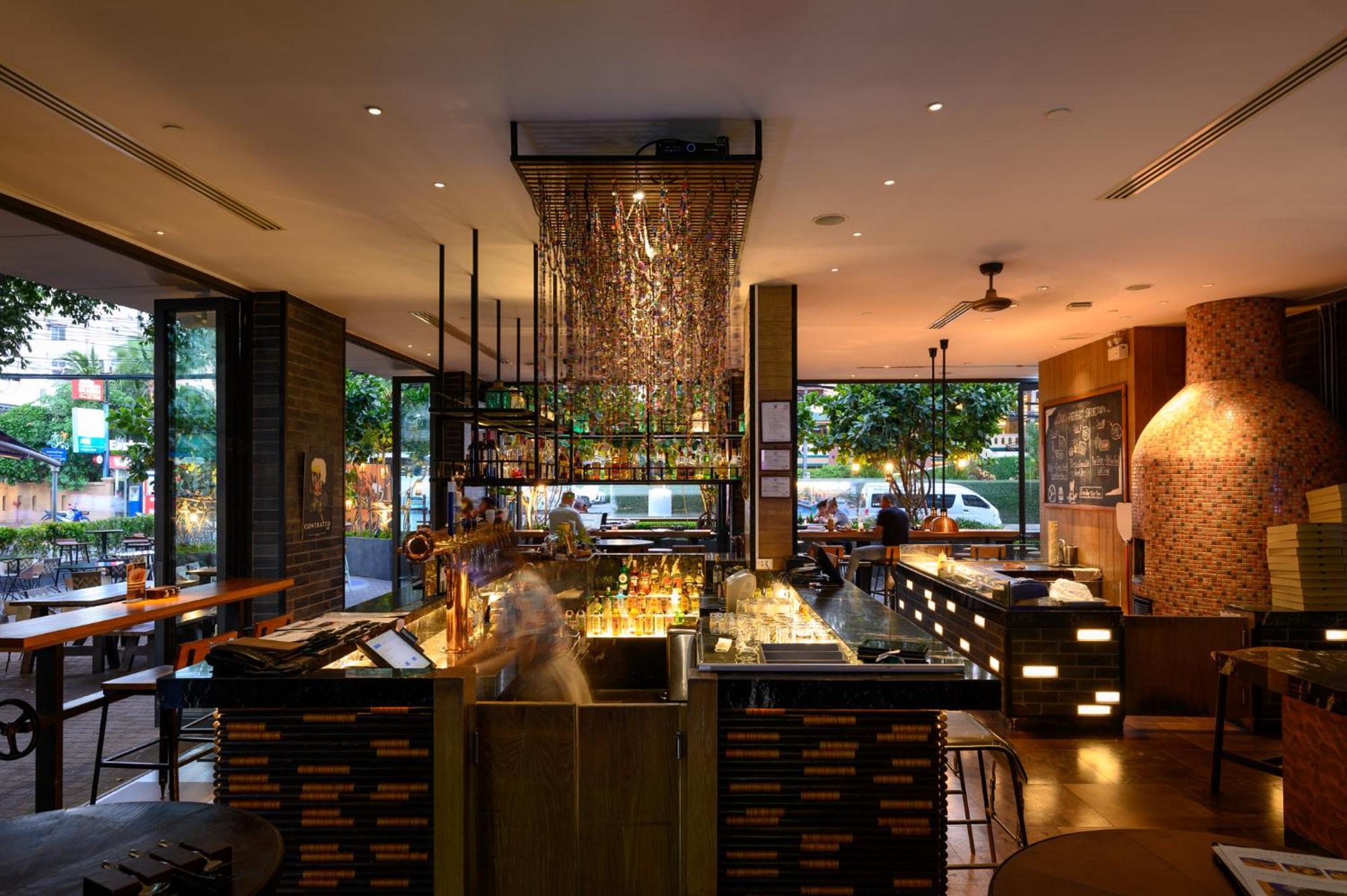 Hotel Indigo Phuket Patong By Ihg מראה חיצוני תמונה Interior of the restaurant