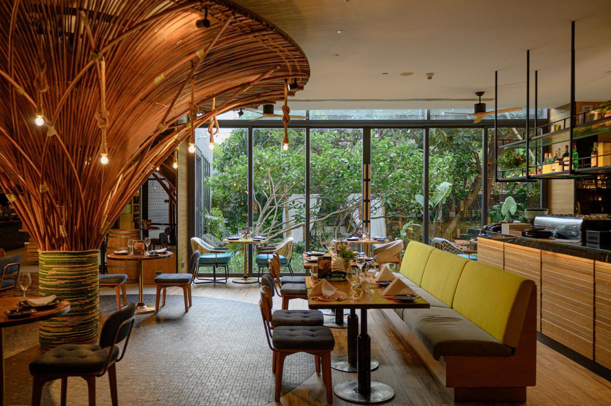 Hotel Indigo Phuket Patong By Ihg מראה חיצוני תמונה Restaurant interior