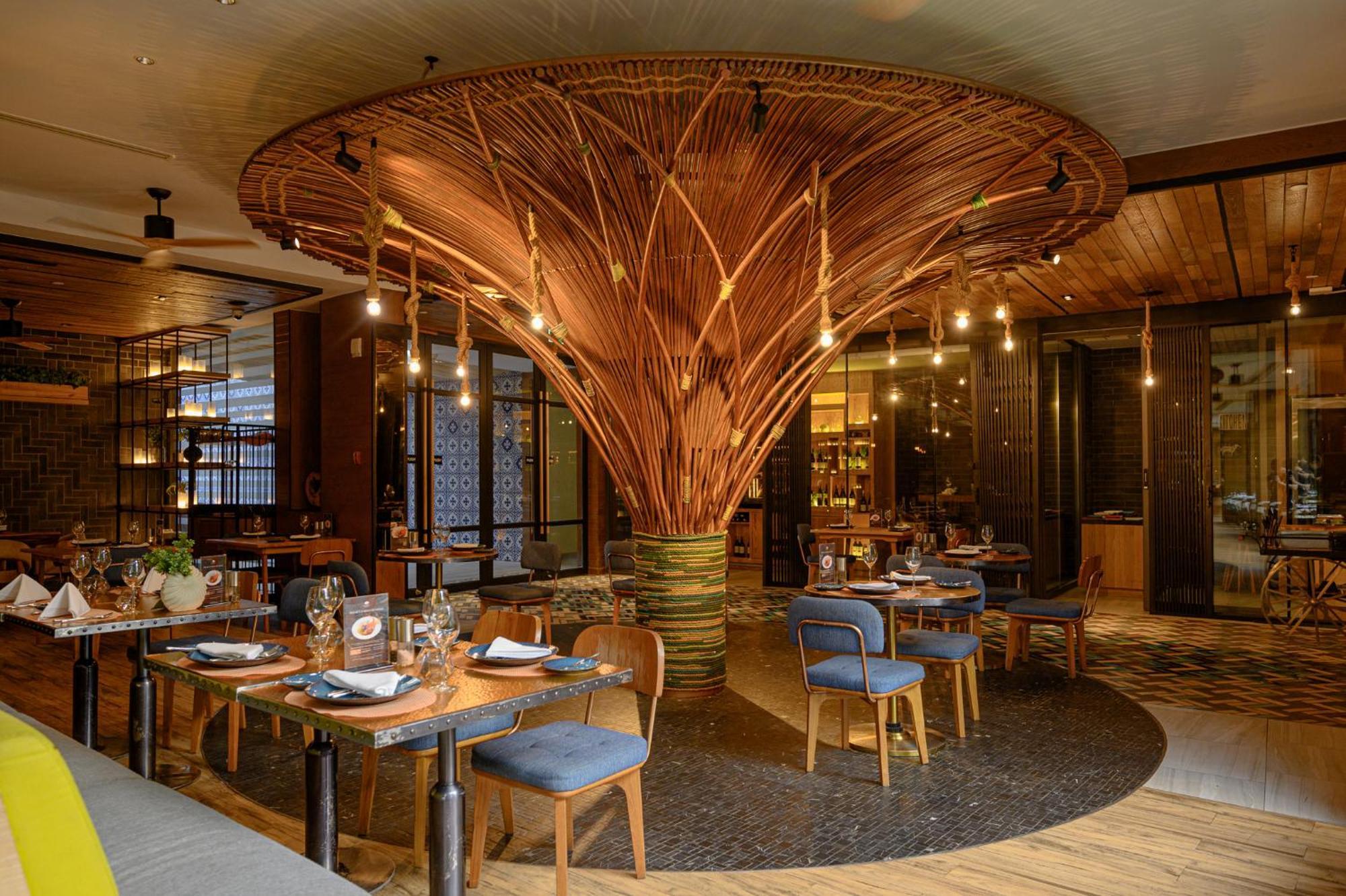 Hotel Indigo Phuket Patong By Ihg מראה חיצוני תמונה The interior of the restaurant