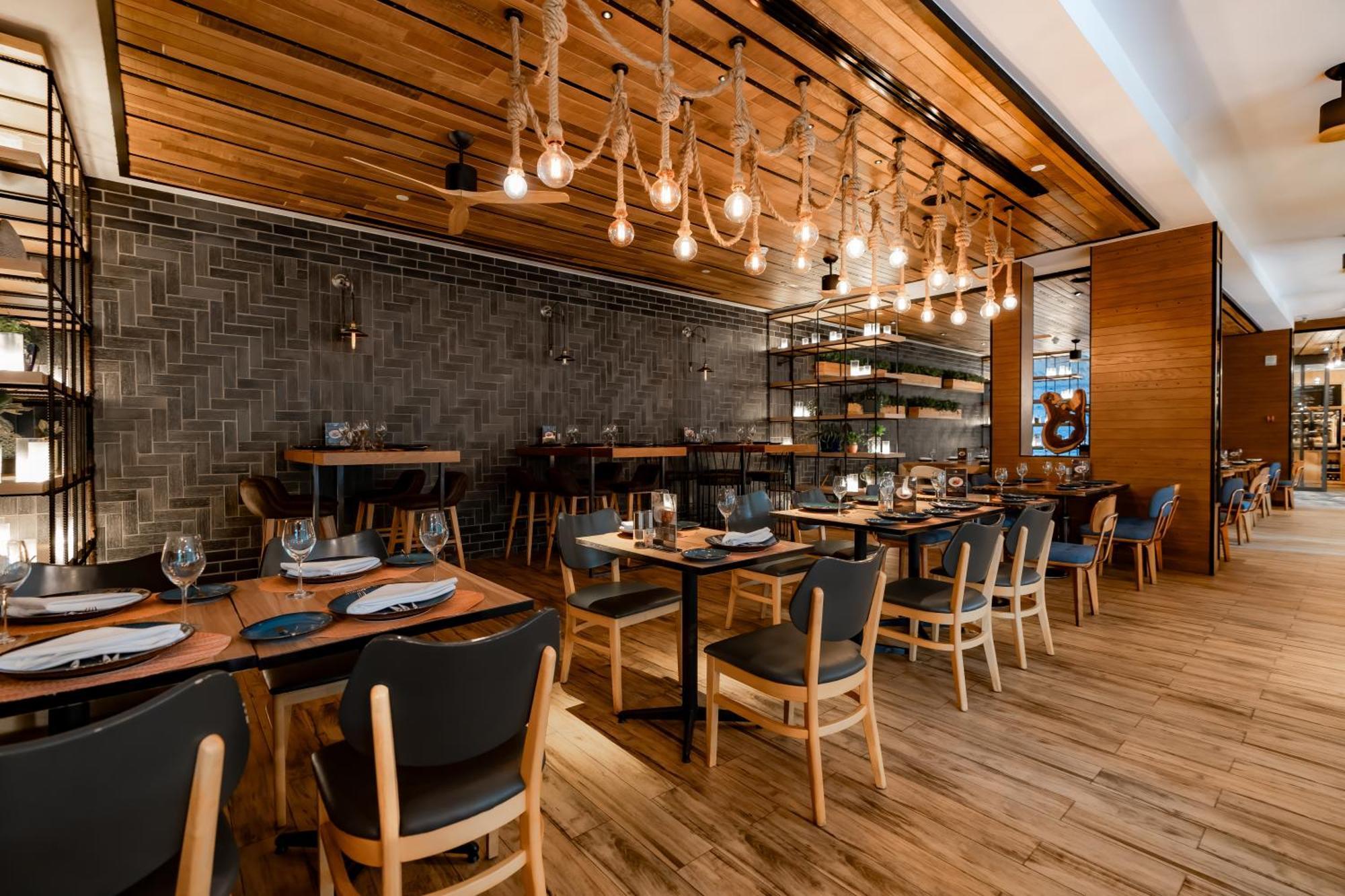 Hotel Indigo Phuket Patong By Ihg מראה חיצוני תמונה Restaurant interior