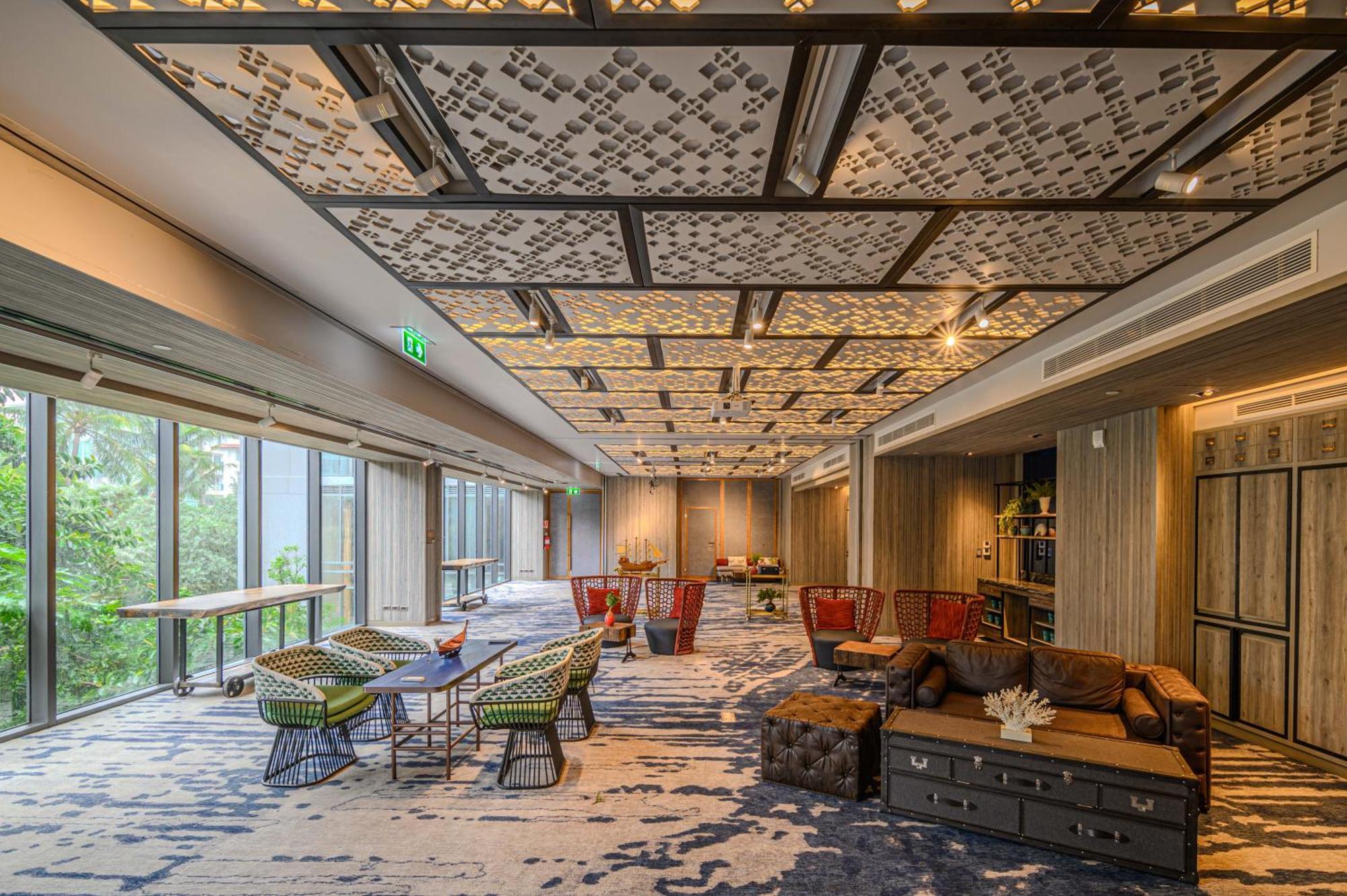 Hotel Indigo Phuket Patong By Ihg מראה חיצוני תמונה The interior of the library