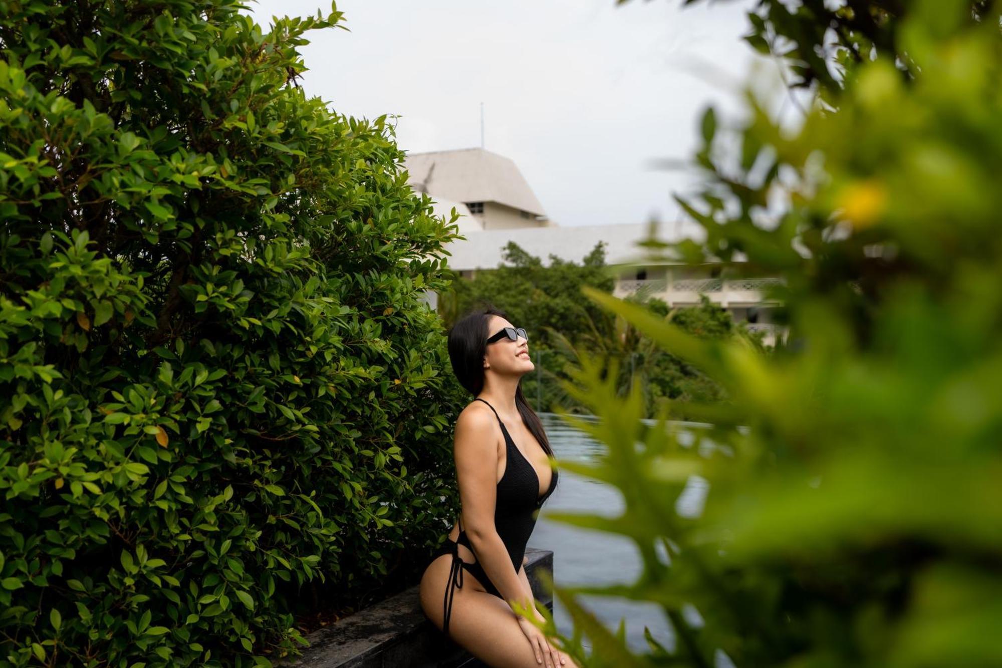Hotel Indigo Phuket Patong By Ihg מראה חיצוני תמונה A woman wearing a monokini