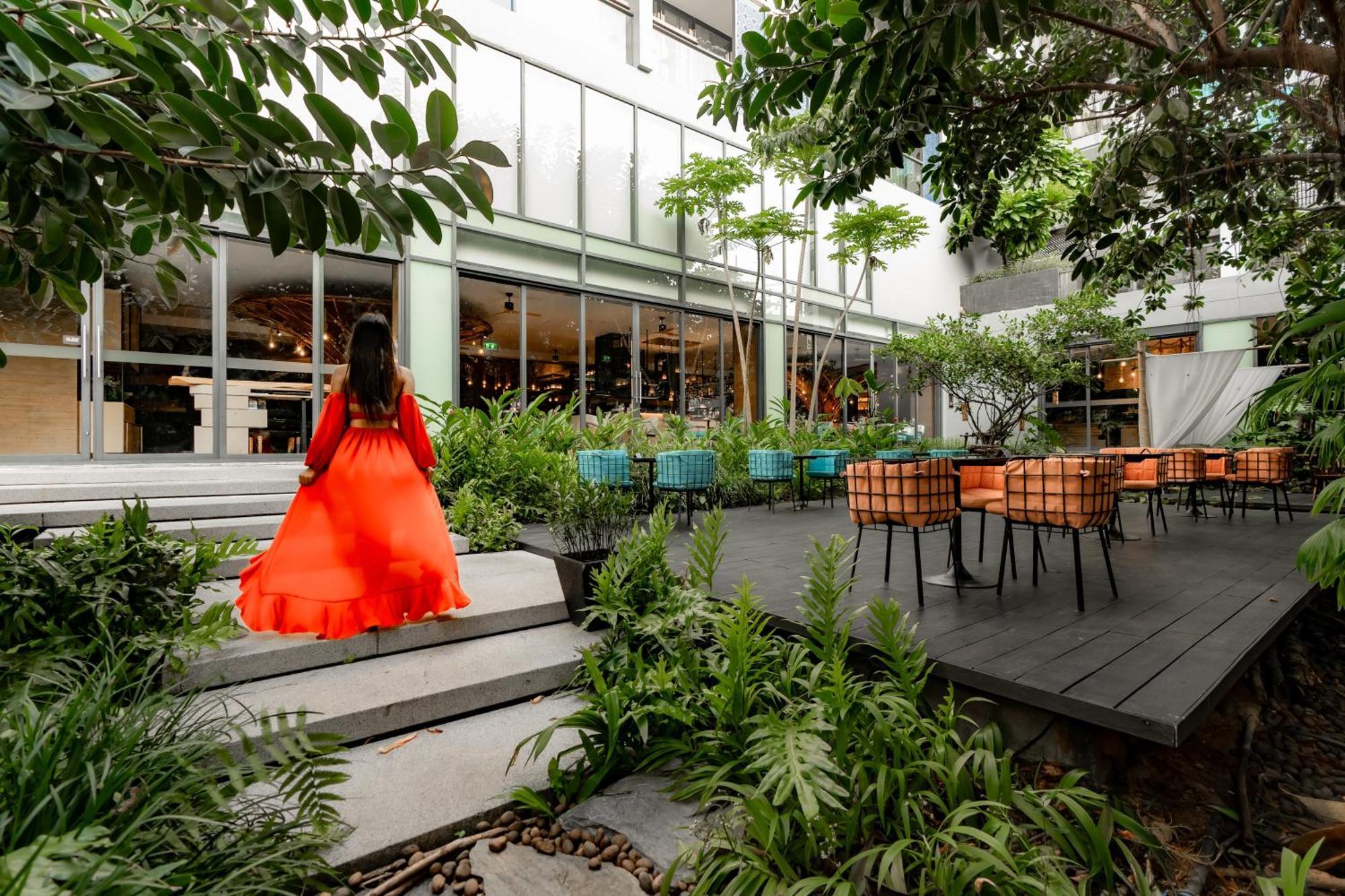 Hotel Indigo Phuket Patong By Ihg מראה חיצוני תמונה The courtyard at the hotel